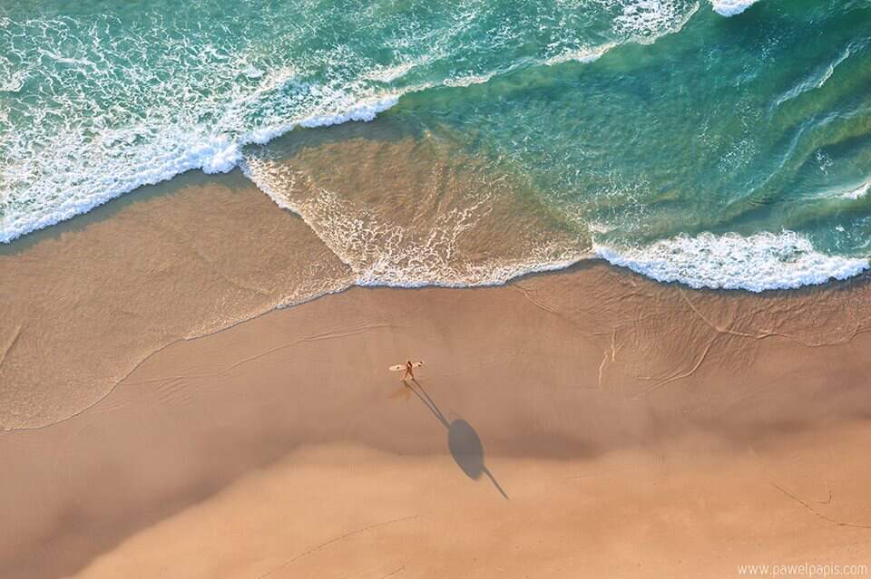 Lone Surfer - www.pawelpapis.com